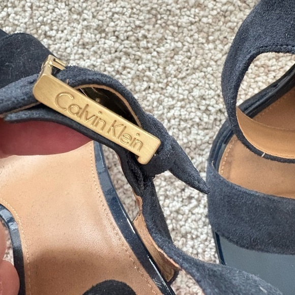 Calvin Klein Bette Suede Block Heels navy blue 8.5 excellent condition - Picture 3 of 9